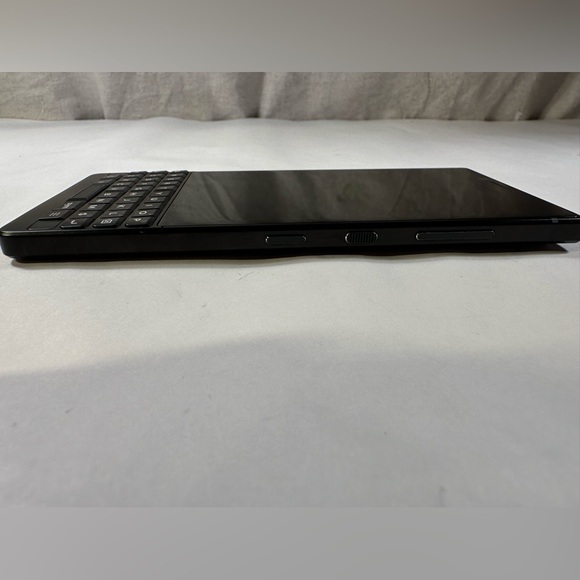 BlackBerry Key2 - Picture 4 of 7